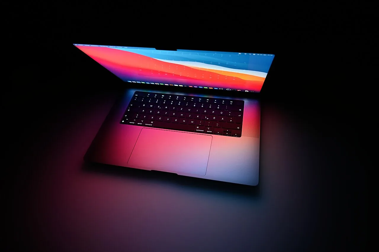 Apple MacBook Pro 16 (M2 Max, 2023)