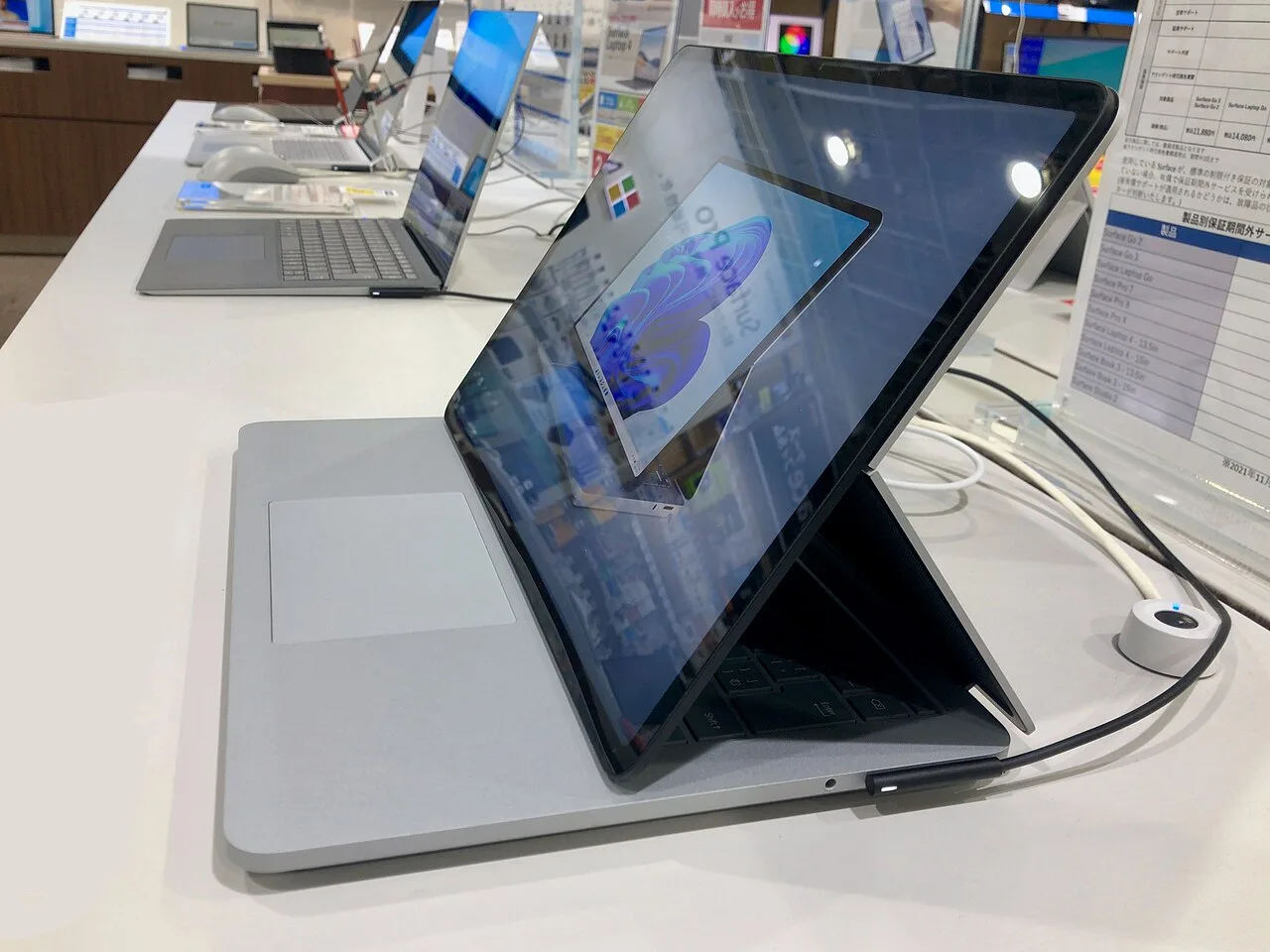 Microsoft Surface Laptop Studio (i7-11370H, RTX 3050 Ti, 2021)